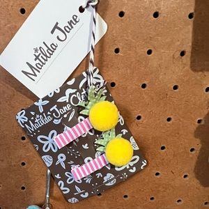 Girls hair clips that have pineapples